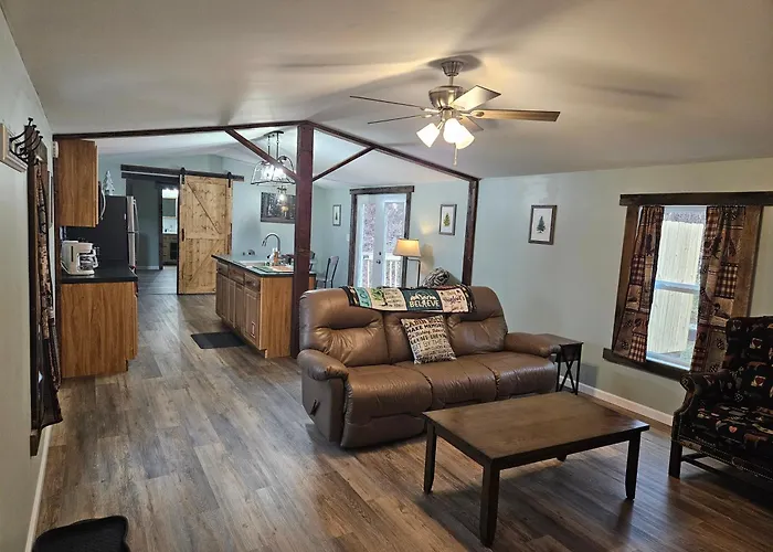 Grey Pines At Hocking Vacations